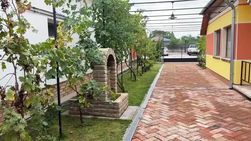 Az udvar videós bemutatása